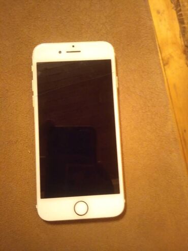şüşəli soyuducular: IPhone 7, 32 ГБ, Серебристый