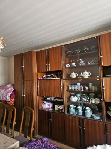 сервант стенка: Гарнитур для зала, Шкаф, цвет - Красный, Б/у