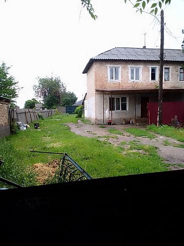 Продажа коттеджей и домов: 7 комнат Продается двухэтажный кирпичный дом с большим двором и — 9