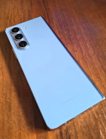 самсунг фолд 3: Samsung Galaxy Z Fold 5, Б/у, 256 ГБ, цвет - Голубой, 1 SIM, eSIM