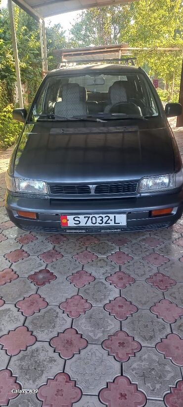 mitsubishi karisma: Mitsubishi Space Wagon: 1993 г., 2 л, Механика, Бензин