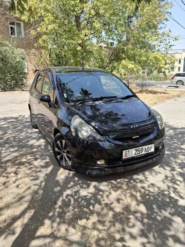 авто с последующим выкупом фит: Honda Fit: 2002 г., 1.5 л, Вариатор, Бензин, Хетчбек