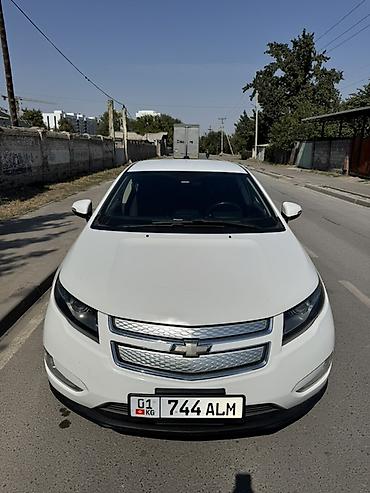 xpeng p7: Chevrolet Volt: 2014 г., Автомат, Гибрид, Хэтчбэк — 2