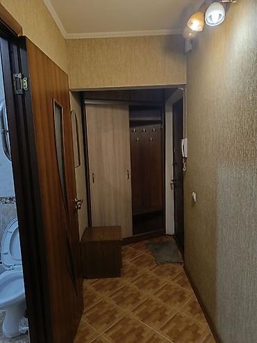 35000: Ошский рынок / базар Сдается 1х ком квартира Этаж: 1 из 4 — 3