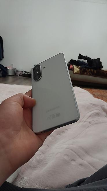 Samsung: Samsung Galaxy A56, Б/у, 128 ГБ, цвет - Белый, 1 SIM, 2 SIM, eSIM — 4