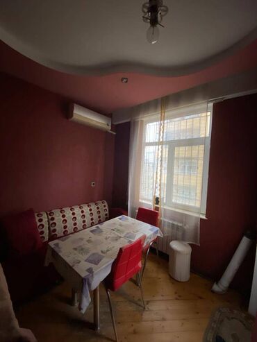 Uzunmüddətli kirayə mənzillər: Xətai rayonu,Həzi Aslanov metrosunun çıxışı.17 mərtəbəli binanın,6-cı — 4