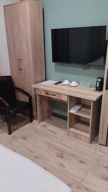 nomad hostel: Уютный номер в мини-отеле - Просторная двуспальная кровать с — 4