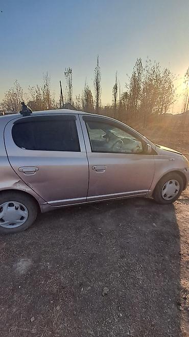 honda nsx: Toyota Vitz: 2001 г., 1.3 л, Автомат, Бензин, Хэтчбэк — 5