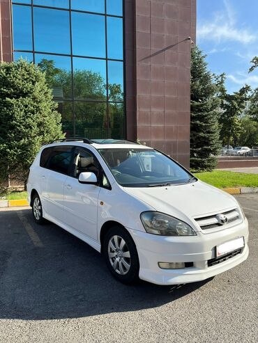 Toyota: Toyota Ipsum: 2002 г., 2.4 л, Автомат, Бензин, Минивэн