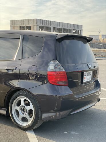 Honda: Honda Fit: 2002 г., 1.5 л, Вариатор, Бензин, Хэтчбэк — 6