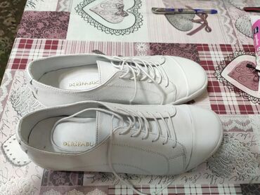белая обувь: Мокасины модные, удобные от турецкого бренда Deripablic. Кожа внутри и