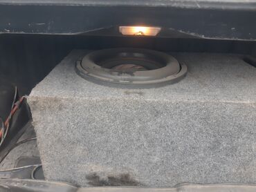 кассетный диктофон: Автомобильный сабвуферный комплект - Сабвуфер в закрытом ящике из