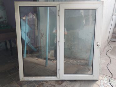 Потолок: PVC pəncərə-blok Eni-145 Uzun-140 - İki bölməli konstruksiya: sol