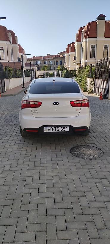 klas 6: Kia Rio: 1.6 l | 2014 il Sedan — 4