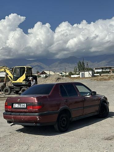 лабавой стикло: Volkswagen Vento: 1992 г., 1.8 л, Механика, Бензин, Седан — 5