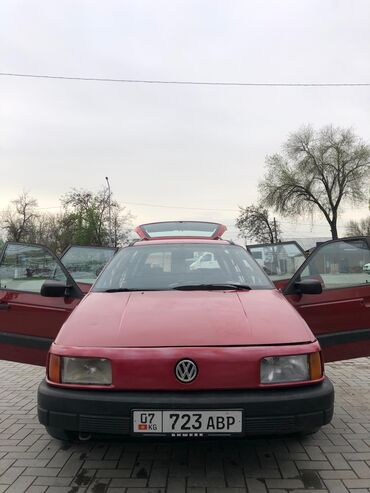 фольсваген: Volkswagen Passat: 1991 г., 1.8 л, Механика, Бензин, Универсал