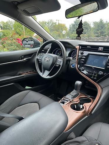 bud e9: Toyota Camry: 2020 г., 2.5 л, Автомат, Гибрид, Седан — 5