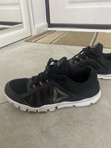 new balance бишкек цена: Эркектердин кроссовкасы, 40, Reebok, Колдонулган, Өзү алып кетүү, Акысыз жеткирүү, Акылуу жеткирүү