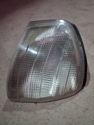 Другие детали ходовой части: Пачивники для мерс 124 1000с элементы фары и под крыльники кольцы все — 5