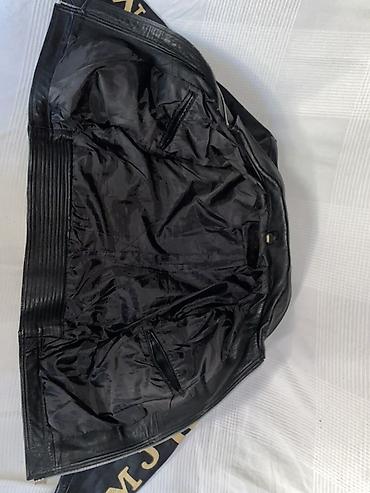 Leather Jackets: Kožna jakna sa prugama i inicijalima “CMJ” - Materijal: prirodna crna at lalafo.rs — 3 Leather Jackets: Kožna jakna sa prugama i inicijalima “CMJ” - Materijal: prirodna crna — 3