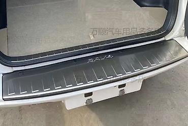 rav4 бампер: Накладка на задний бампер/порог багажника для Toyota RAV4. - Модель — 1