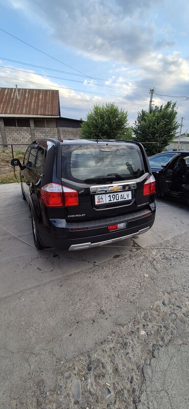 продаю авто в рассрочку: Chevrolet Orlando 1.8 с механической коробкой передач имеет бензиновый