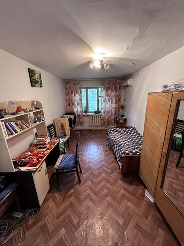 студия 1 комнатная: 3 комнаты, 60 м², Хрущевка, 1 этаж, Старый ремонт