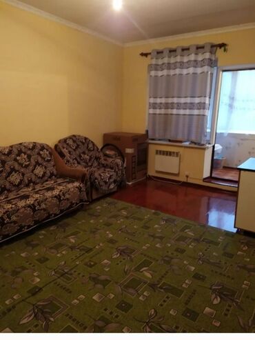 торговая точка в аренду: 1 комната, 38 м², 106 серия улучшенная, Цокольный этаж этаж, Старый ремонт