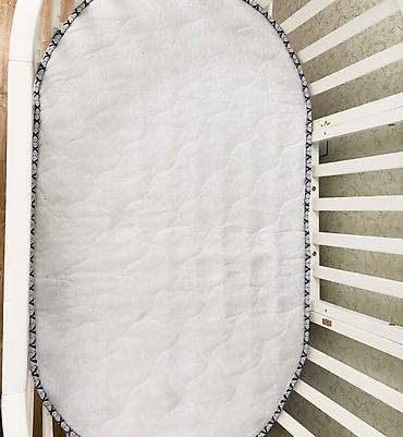 Mebel: Oğlan və qız üçün, İşlənmiş, Yumru, Beşik, Matras ilə, Yellənmə mexanizmi ilə — 2