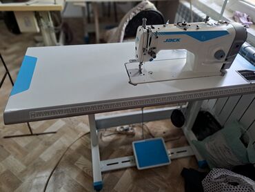 продажа швейной машинки: Швейная машина Jack, Швейно-вышивальная, Полуавтомат