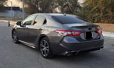 fit aria: Toyota Camry: 2020 г., 2.5 л, Гибрид, Седан — 9