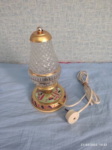 Stol lampaları: SSRİ istehsalı olan antikvar stolüstü elektrikli şamdan xurustal işlək