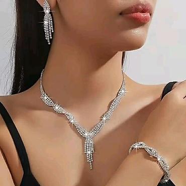 Setovi nakita: Setovi 3000 din🔥🔥
💋 na lalafo.rs — 13 Setovi nakita: Setovi 3000 din🔥🔥
💋 — 13