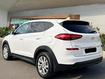 hyundai zapchast: Maşın ideal vəziyyətdədi. Karobka, mator sakit işləyir, sürətlər — 8