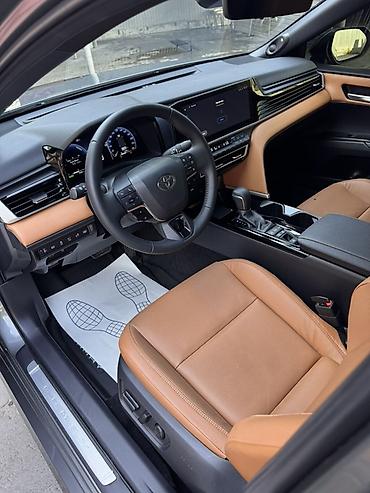 тойота камри 7075: Toyota Camry: 2025 г., 2.5 л, Вариатор, Гибрид, Седан — 10