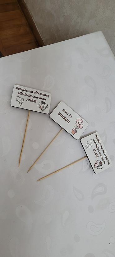 islenmis plastik qapi: Ana mövzulu dekorativ toppers dəsti - Məhsul: 3 ədəd taxta çubuqlu — 2