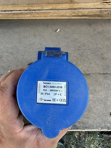 aksa generator: Sənaye tipli CEE fiş və rozetka dəsti Brend: Bemis Model — 3