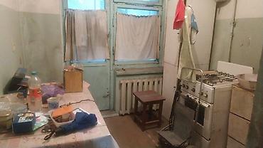 старые квартиры: 4 комнаты, 78 м², 105 серия, 1 этаж, Старый ремонт — 9
