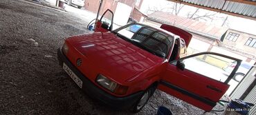 вента пасат: Volkswagen Passat: 1989 г., 1.8 л, Механика, Бензин, Седан