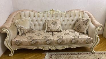 Yataq otağı dəstləri: Rumi1 eded divan 350₼ satilir .İstehsal Turkiye .Seliqeli teze kimidir