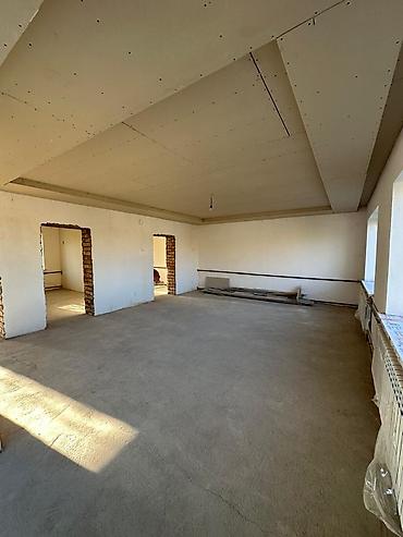 Үйлөр: 6 бөлмө, 240 м², 4 соток, Каракол, Менчик ээси — 6