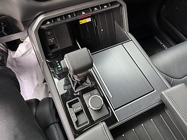 Toyota: Toyota Sequoia: 2024 г., 3.4 л, Вариатор, Гибрид, Внедорожник — 14