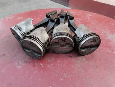 Auto delovi: Klipovi 79,00 Lada 2104 Karavan,2105,2107 Riva motor 1.3 Niva 1.6 — 4