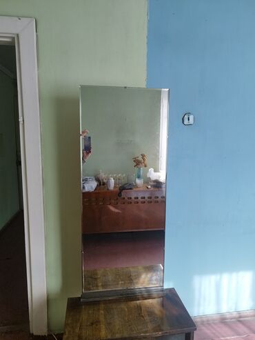 зеркало в магазин: Туалетный столик, С зеркалом, цвет - Коричневый, Дерево