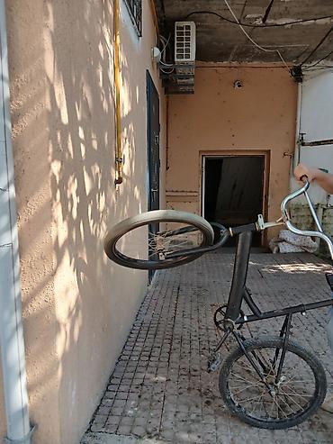 teze velosipedler: Alan adam yeniden söküb yığmalıdır düz yığılmayıb sep tez tez — 7