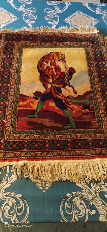 ваза для сладостей: Qədimi xalça ölçüsü 100*50 . 100 azn
