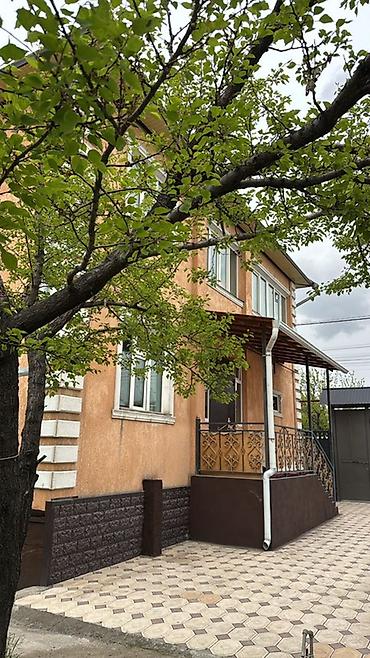 Продажа коттеджей и домов: 🔊 ЖЕР ҮЙ САТЫЛАТ!!! 🏡 Ош шаары, Ак-Тилек кичи району. 10-көчө. Жолон — 2
