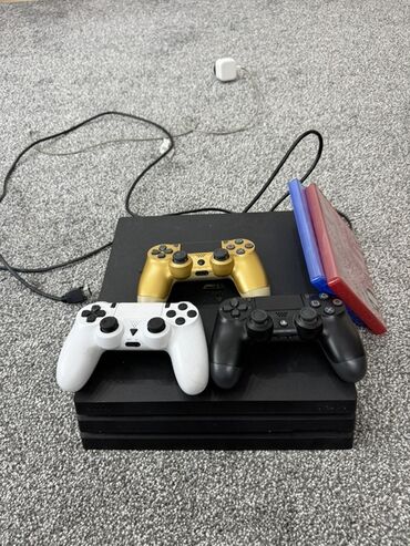 джойстик для: Игровая консоль Sony PlayStation 4 Pro, На 1 ТБ В идеальном состоянии