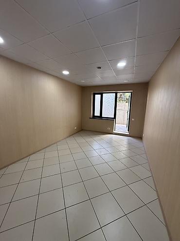 Продажа коммерческой недвижимости: Продажа офисов 60 м², С ремонтом, Многоэтажное здание, Цокольный этаж этаж — 2