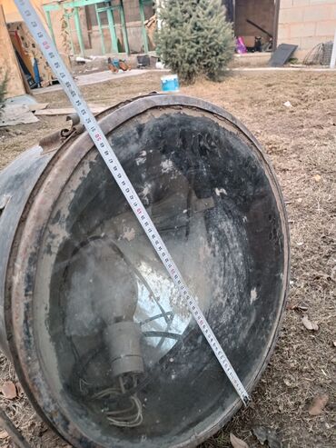 Видеокамеры: Продаю прожектор советский очень далеко светит примерно 150-200 метров — 4